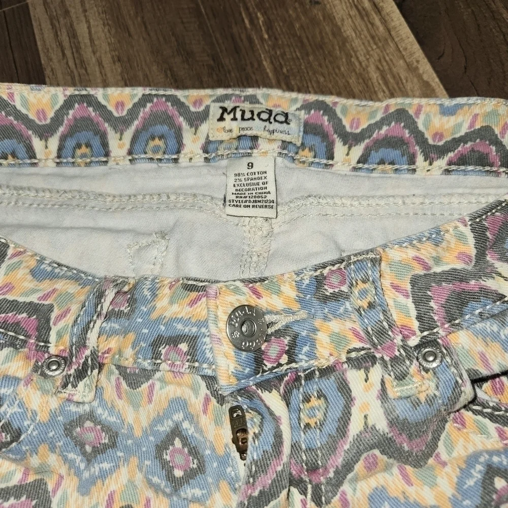 MUDD Distressed Aztec Denim Shorts size Juniors 9 Vintage